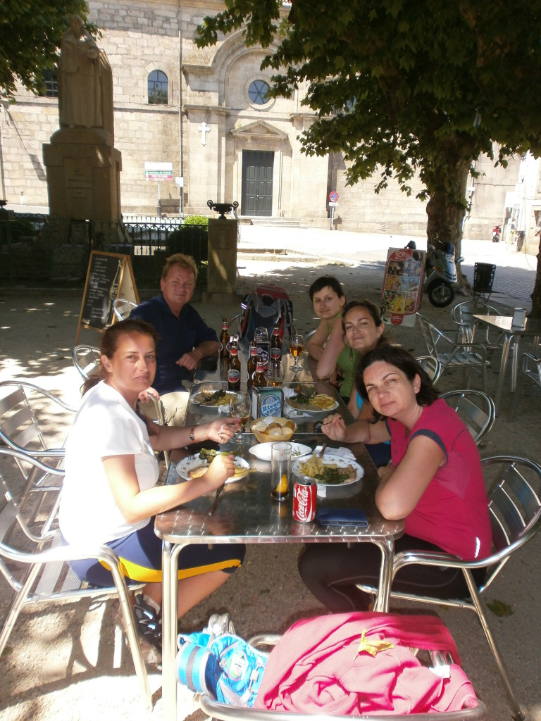 Lunch with fellow Camino walkers.