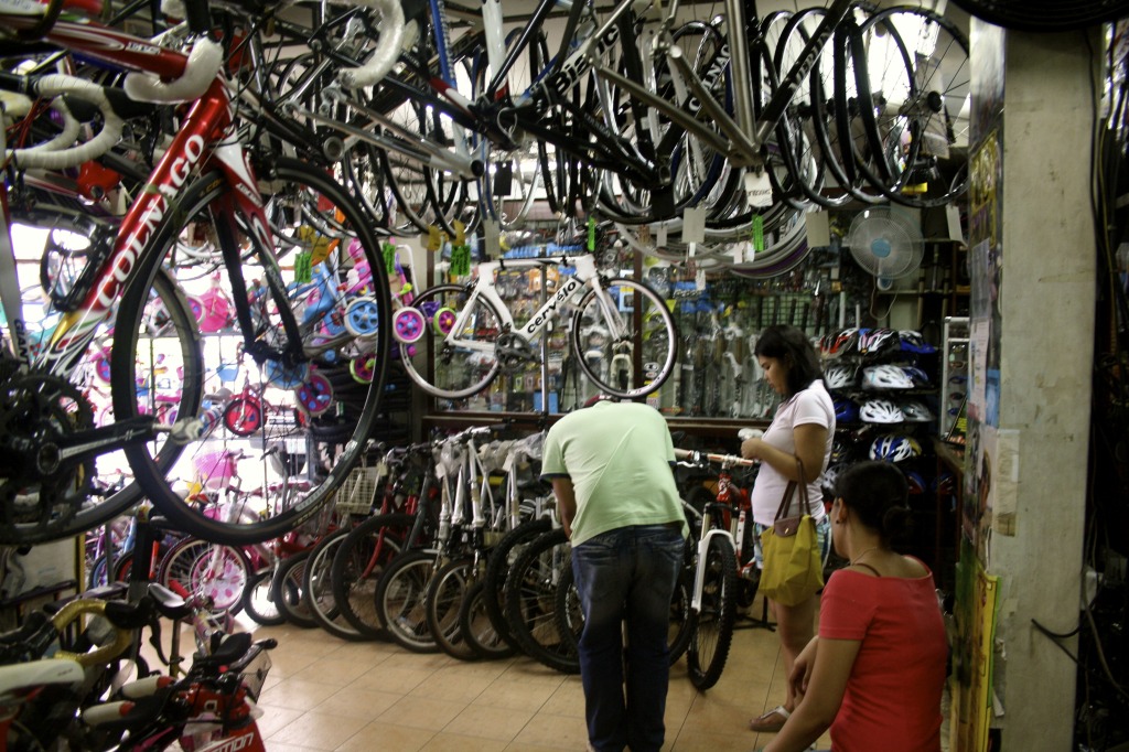 Bicycle store in Cartimar.