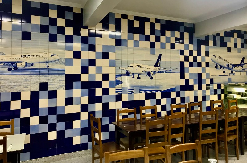tiles airplanes